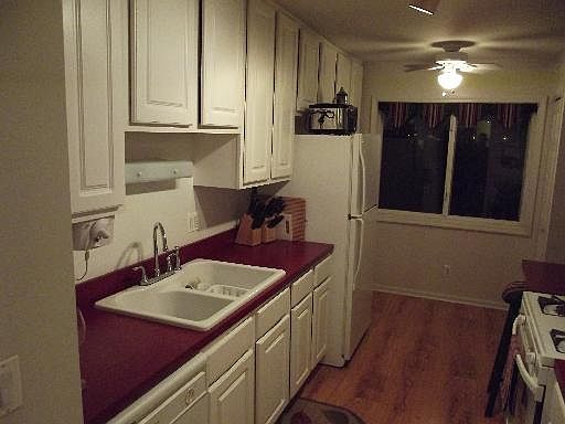 4th image of 1997 Tall Oaks Dr APT 1A