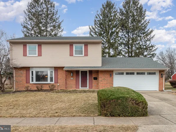 325 Belaire Dr, Shiremanstown, PA 17011