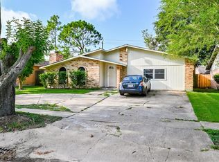6123 W Ridgecreek Dr, Houston, TX 77053