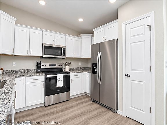 2nd image of 1921 Iris Ave