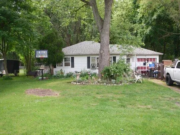 9624 S Sprinkle Rd, Portage, MI 49002