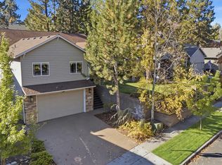 19951 Cliffrose Dr, Bend, OR 97702