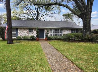 10019 Meadow Lake Ln, Houston, TX 77042