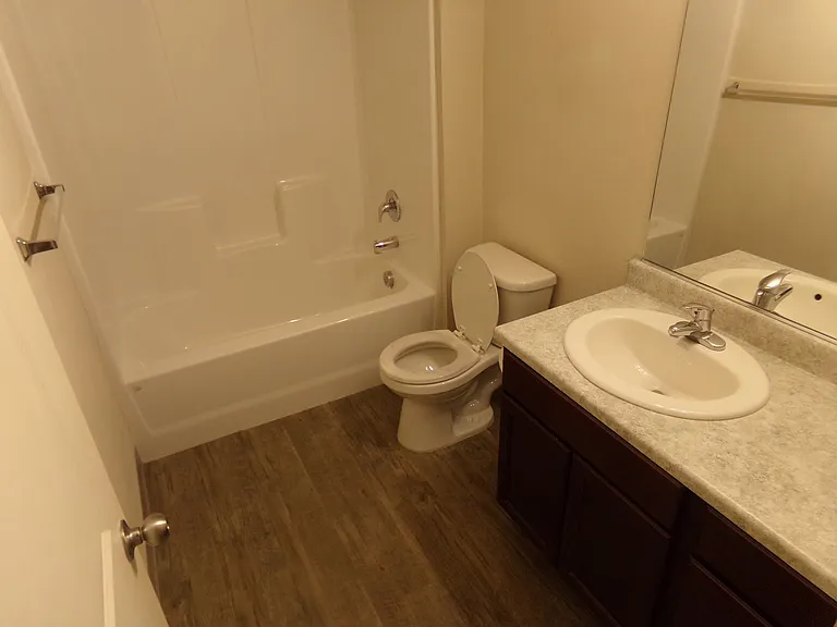 Crossroads Apartments — Photo 45