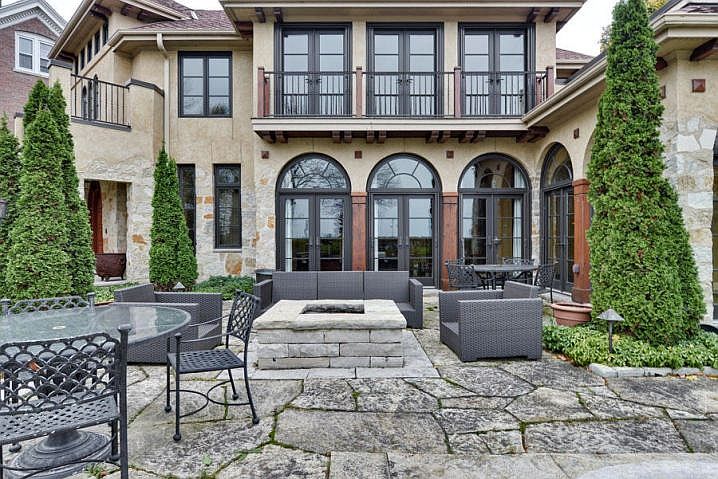 1st image of 3965 N Lake Dr