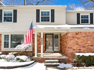 5600 Woodland Pass, Bloomfield Hills, MI 48301