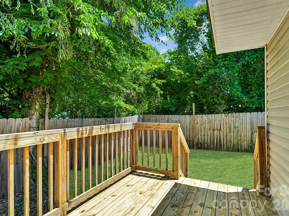 1824 Double Oaks Rd, Charlotte, NC 28206