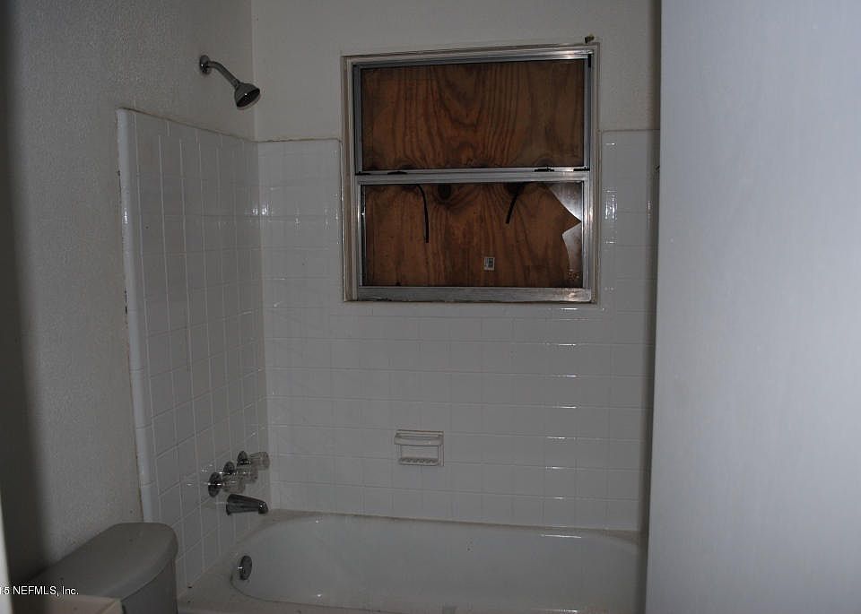 1st image of 2321 W MISS MUFFET