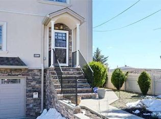 234 Farnham Ave, Lodi, NJ 07644