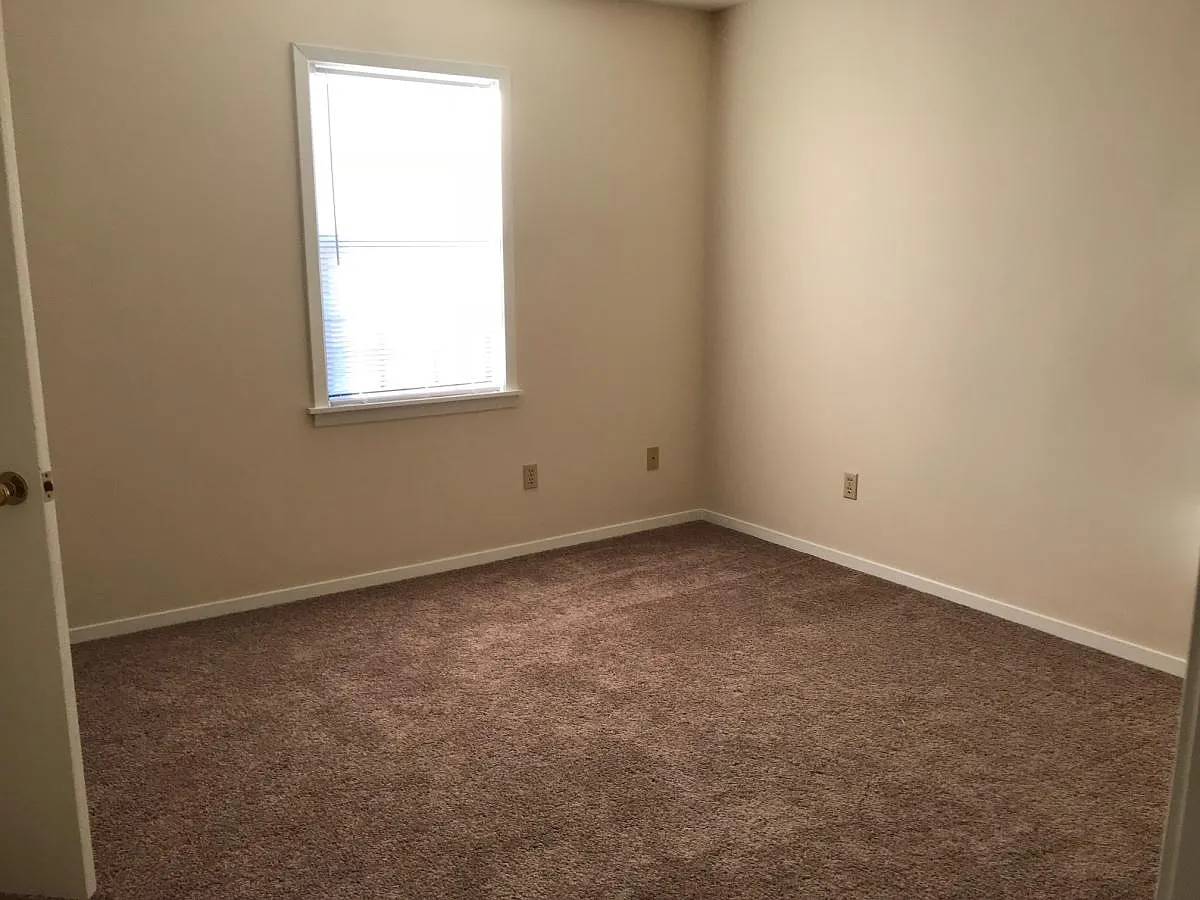 2 bed, 1.5 bath, 1015 sqft, $1,075 — Photo 4