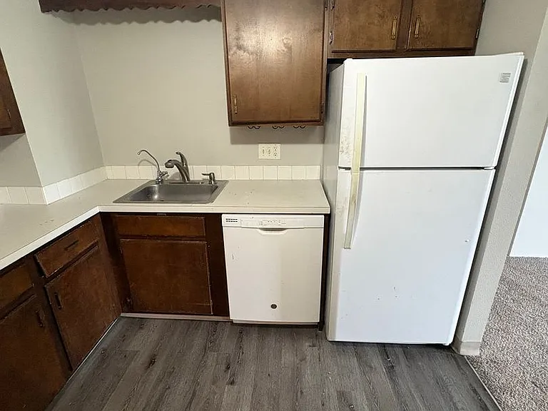 Parkview Apartments — Photo 16