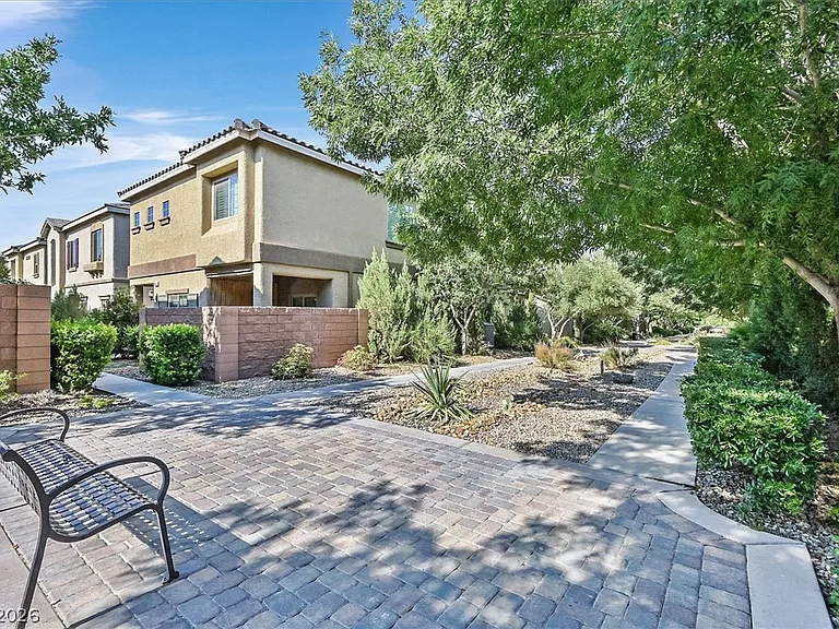 9599 Vega Carpio Ave — Photo 23