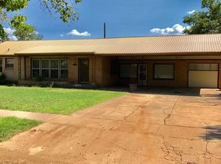 1112 W Harris St, Spur, TX 79370