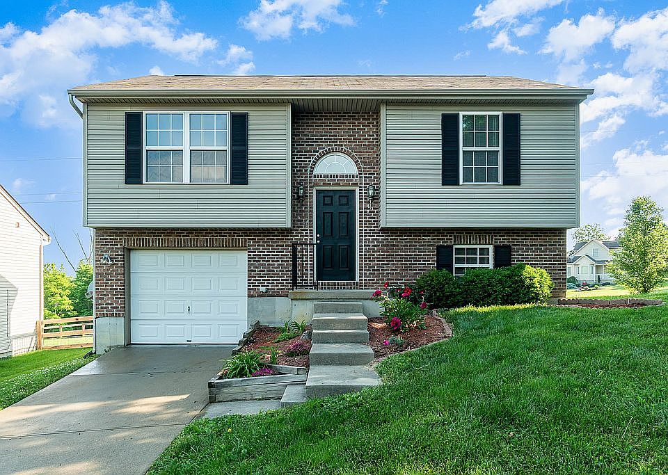 1st image of 666 Lyonia Dr