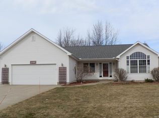 2296 Hobblebush Ln, Lake View, NY 14085