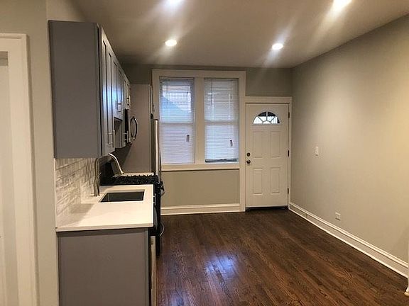 4th image of 4338 N Milwaukee Ave #3N