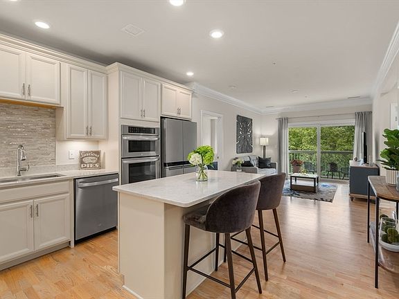 3rd image of 3310 Pennington Dr #310