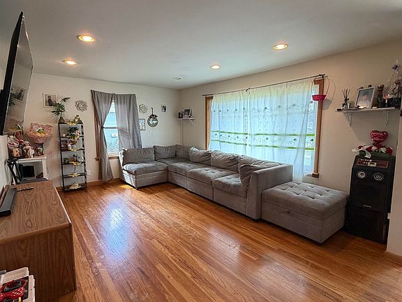 4th image of 2413 W 7th St