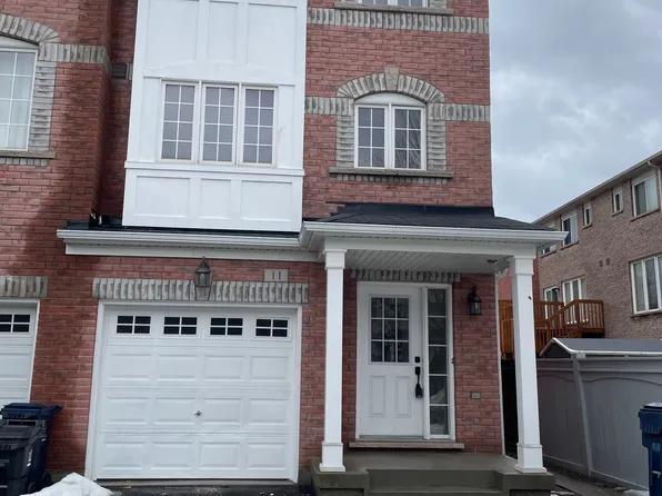 11 Etienne St, Toronto, ON M1L 0A2