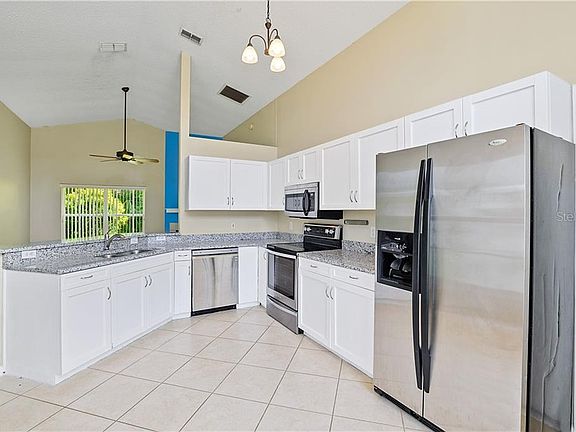 4th image of 126 Kelly Cir