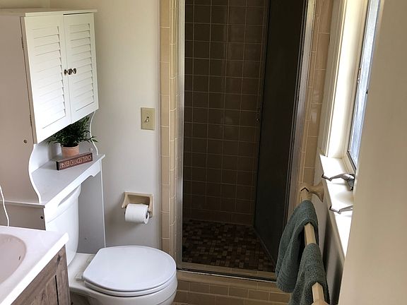 Master bath 