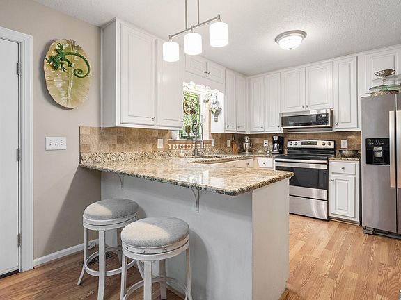 5th image of 9255 Whippoorwill Ln