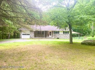 112 Sawkill Meadow Ln, Milford, PA 18337