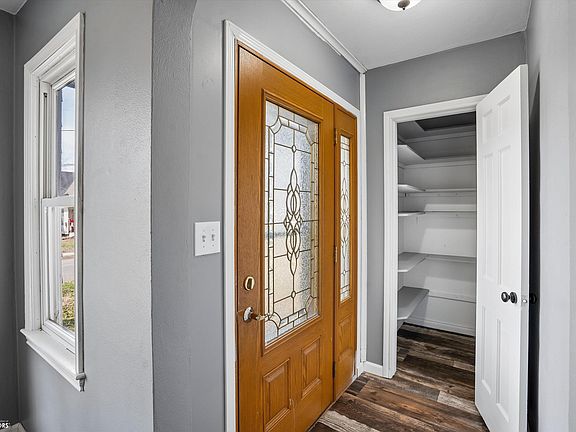 2nd image of 415 College Hill Ave