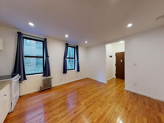 3rd image of 525 W 158th St APT 1C