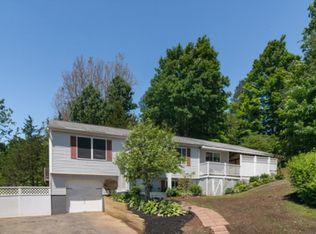 10 Stone Pine Ln, Wingdale, NY 12594
