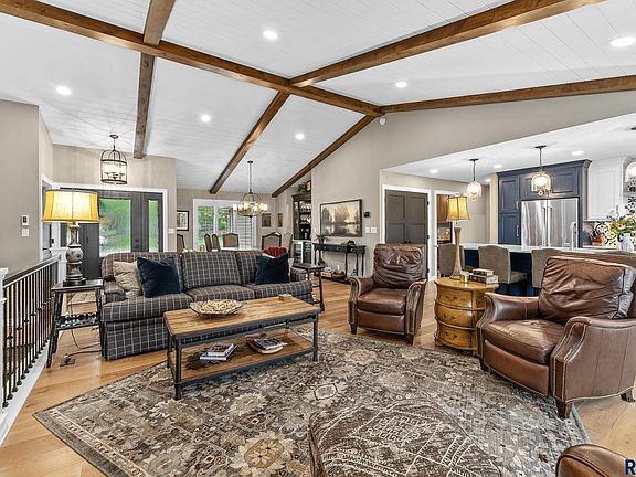 4th image of 5216 S Sweetbriar Ct