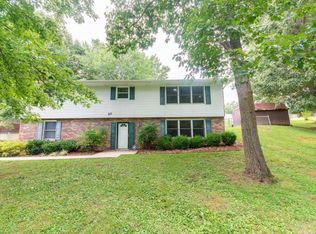 182 Woodstock Ln, Bristol, VA 24201