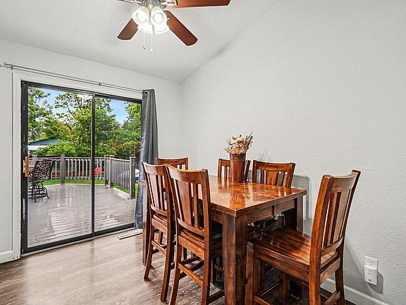 5th image of 1404 Willow Dr