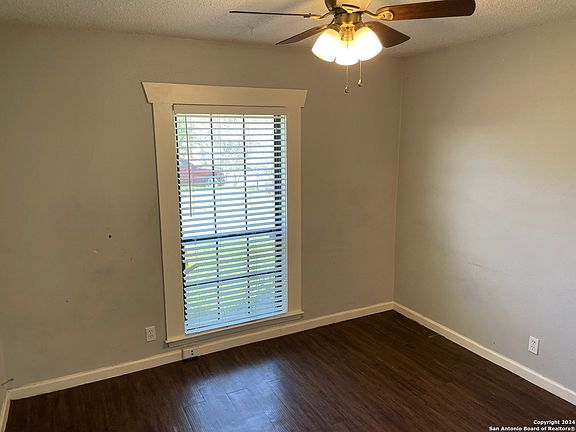 3rd image of 4802 BLUE HERON DR