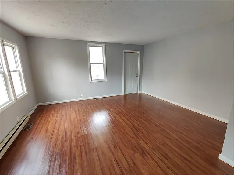 227 W Pennsylvania St — Photo 8