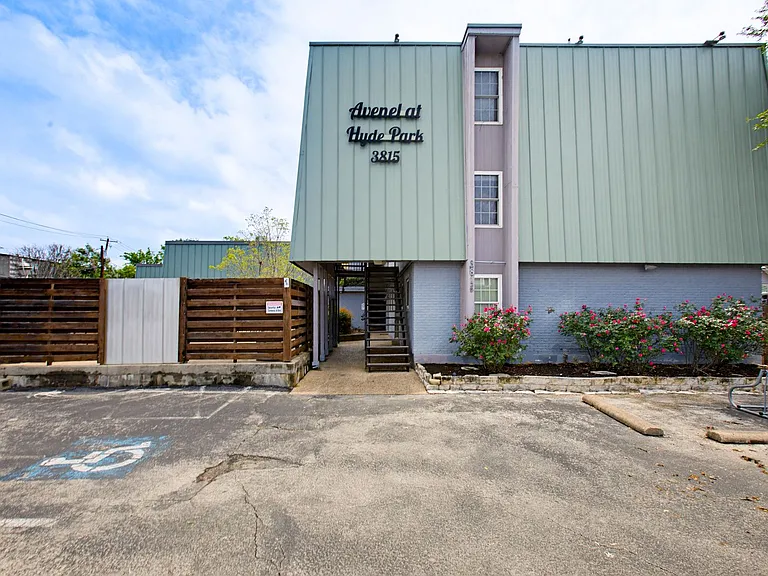 3815 Guadalupe St #208 — Photo 21
