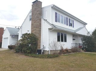 34 N Vale Ave, Cranston, RI 02910