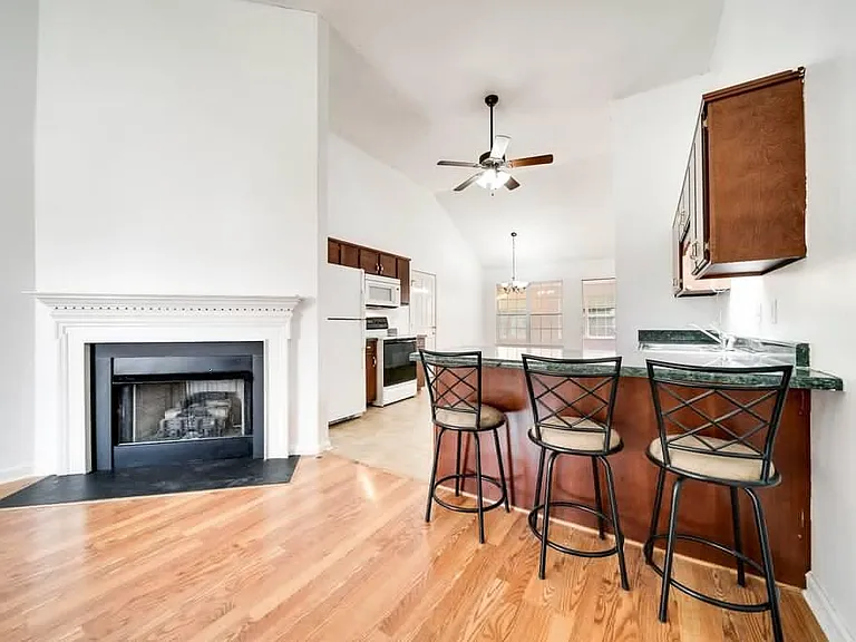 824 Stone Hedge Ct — Photo 12
