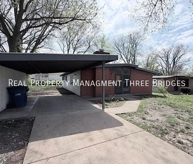 8418 Bayberry Dr — Photo 12