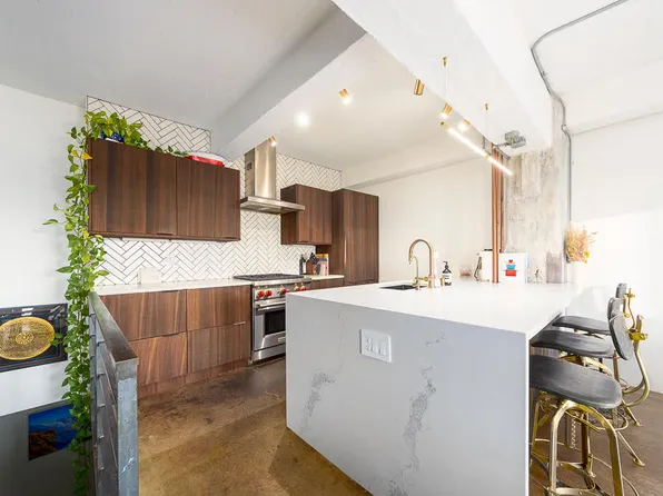 330 Wythe Avenue image 1 of 21