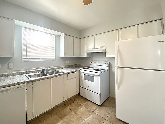 4th image of 4552 Heartland Dr #3W