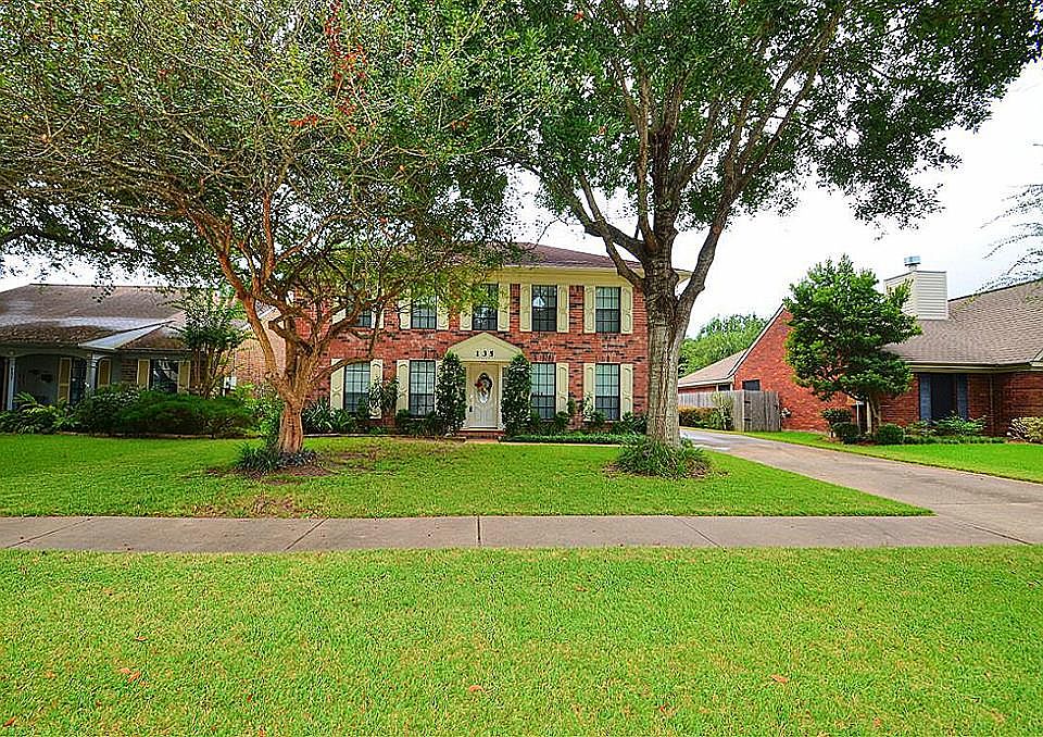 1st image of 135 Spinnaker Dr