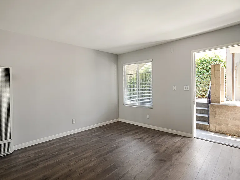 1619 Lucile Ave #2 — Photo 3
