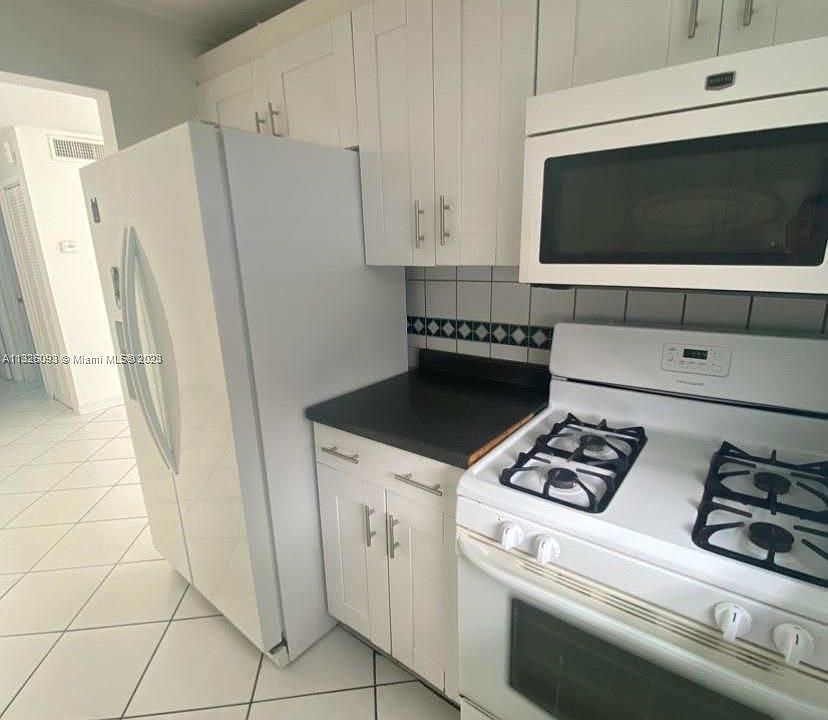 1st image of 631 Jefferson Ave APT 304