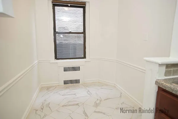 Rented by Norman Raindel, LREB | media 25