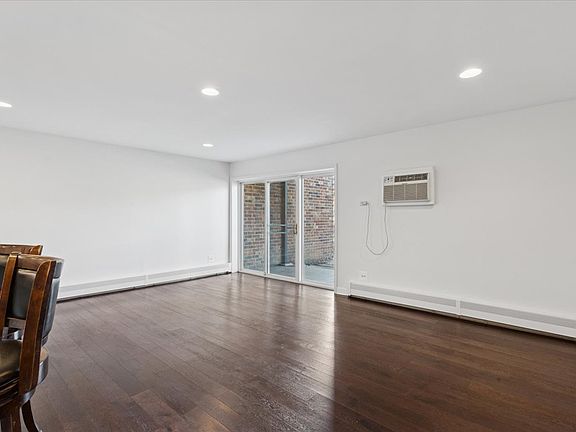 2nd image of 3913 Saratoga Ave #G-105