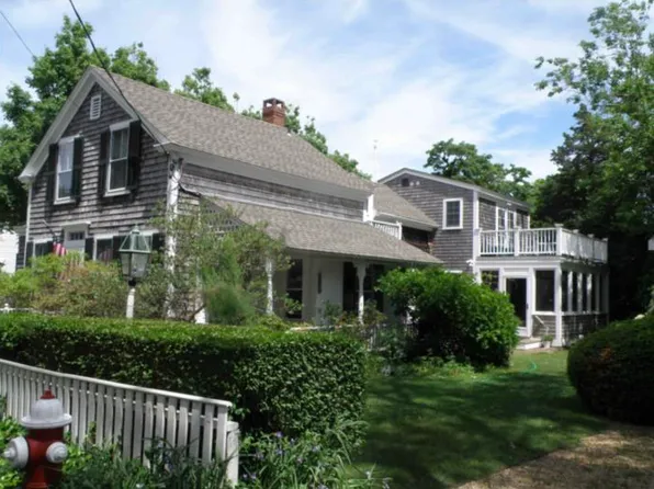 57 S Summer St, Edgartown, MA 02539
