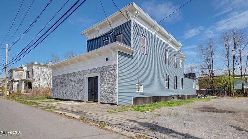 2nd image of 24 Jay Street