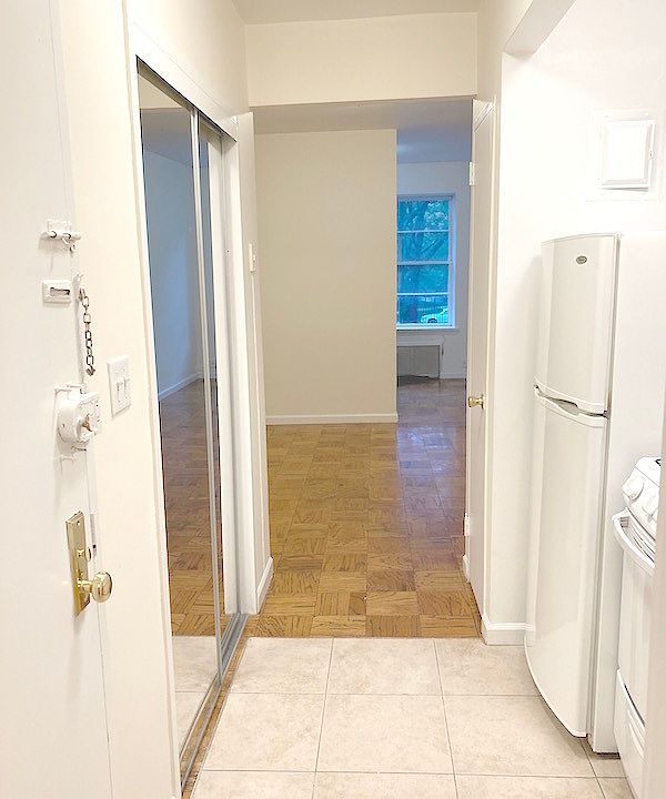1st image of 335 W 29th St #D1