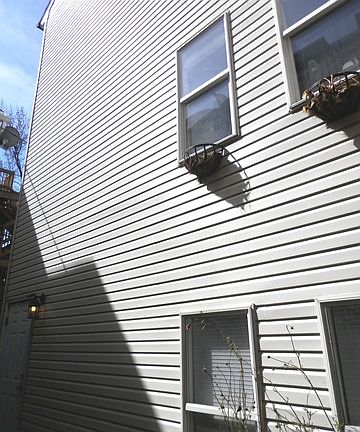 3rd image of 1034 N Wolcott Ave #2REAR